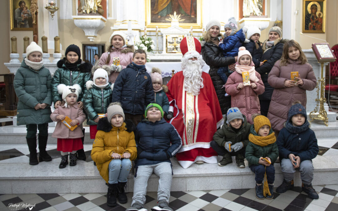 ODWIEDZINY Św. MIKOŁAJA W NASZEJ PARAFII. 10.12.2023r